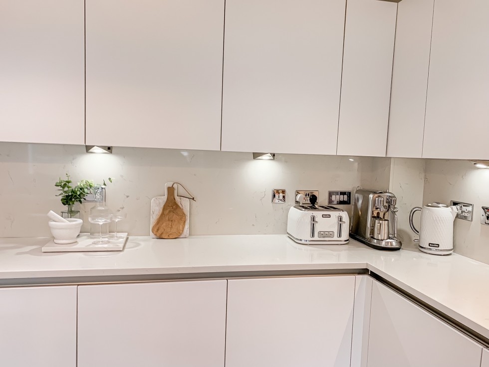 Can I put hot pans on my worktop? World of Marble