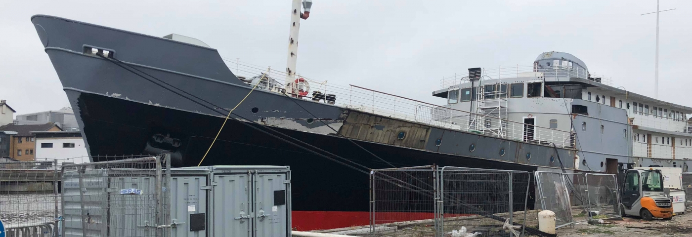 Fusion Quartzite & Viscount White granite installed on Yacht replica hotel
